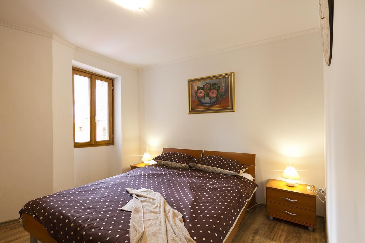 Apartment Nino Ровинь Номер фото