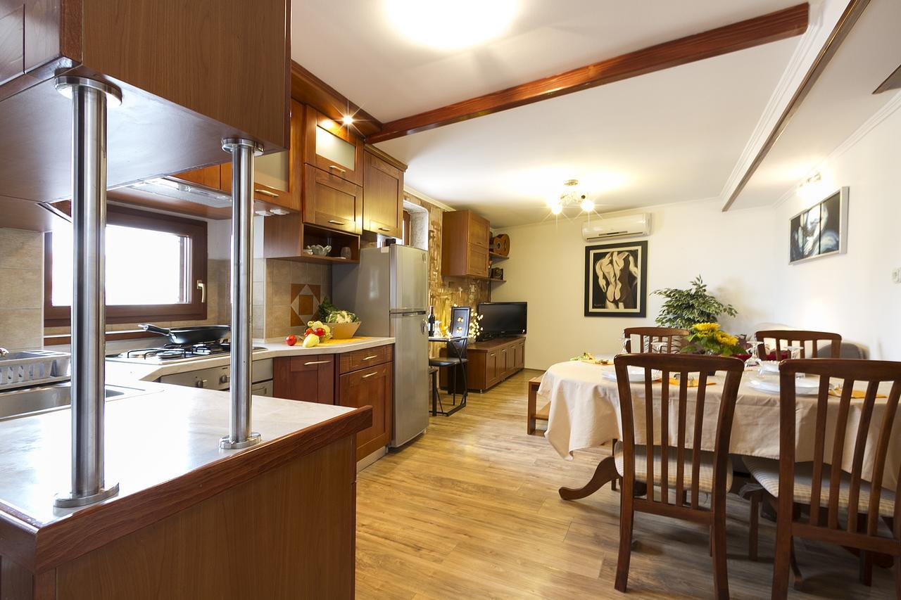 Apartment Nino Ровинь Номер фото